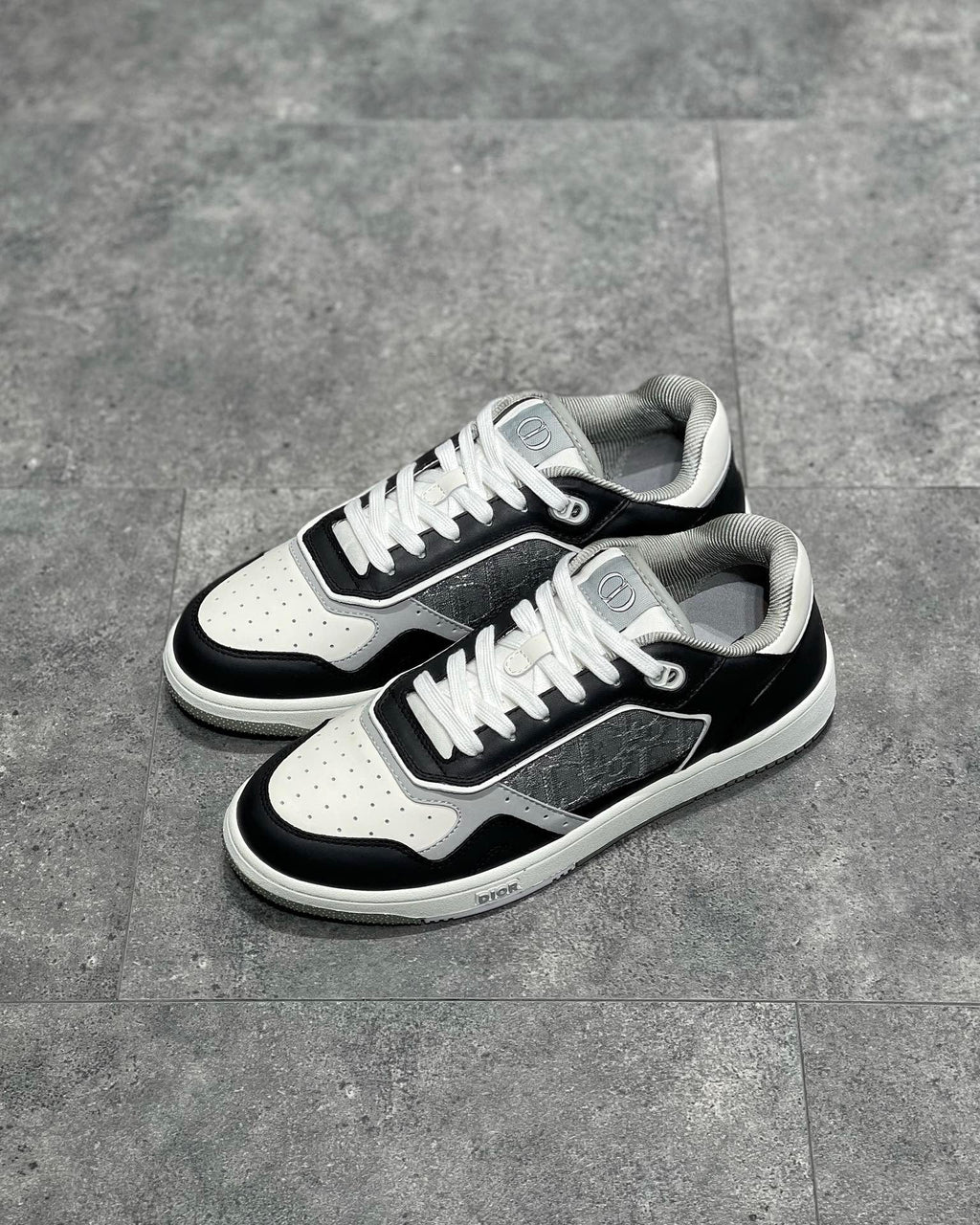 DIO Sneakers