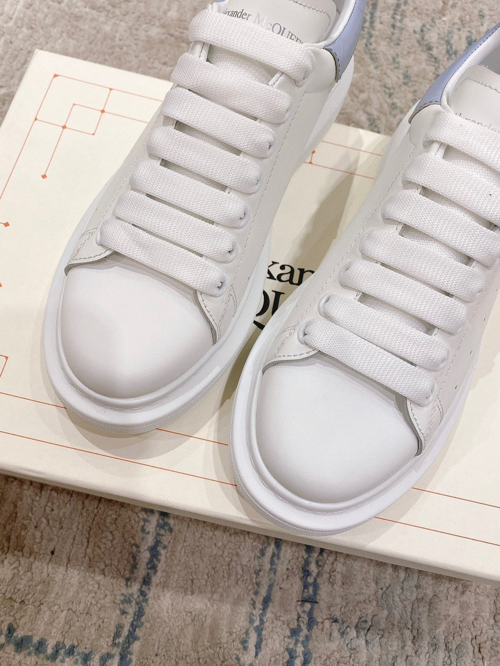 Sneakers & Shoes