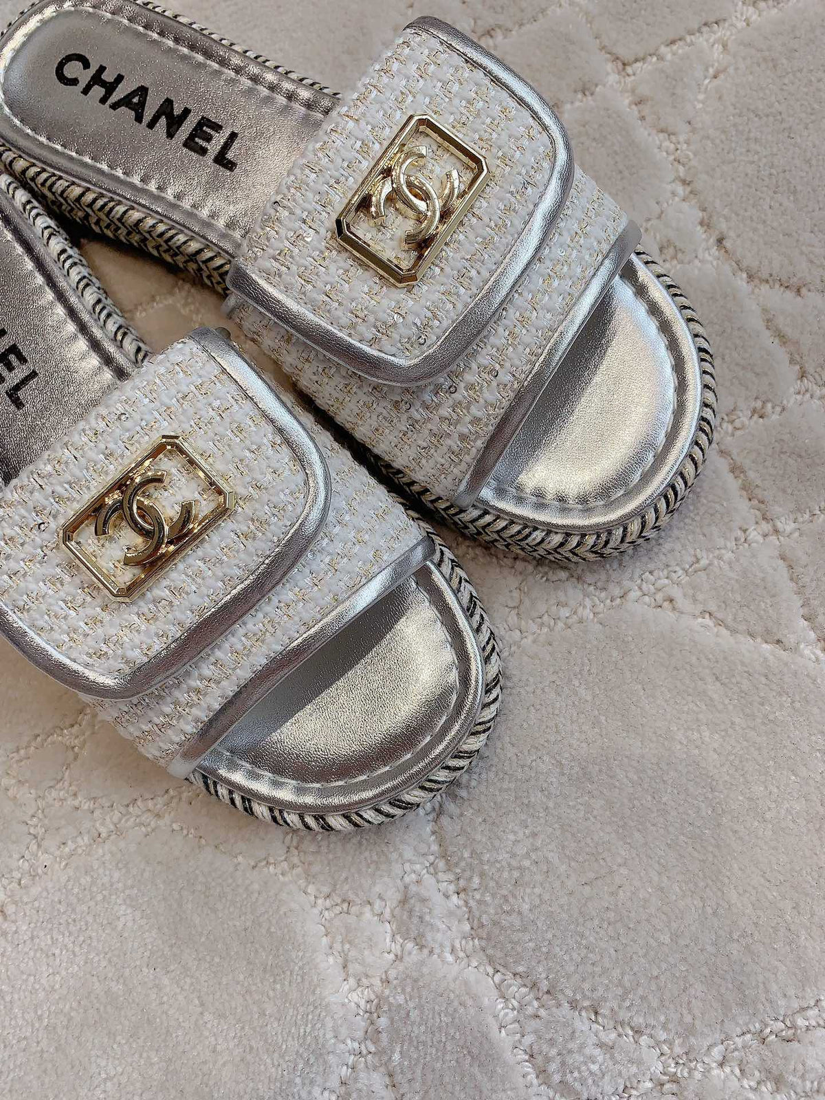 PLATFORM SLIPPERS IN SILVER WOOL AND LAMBSKIN