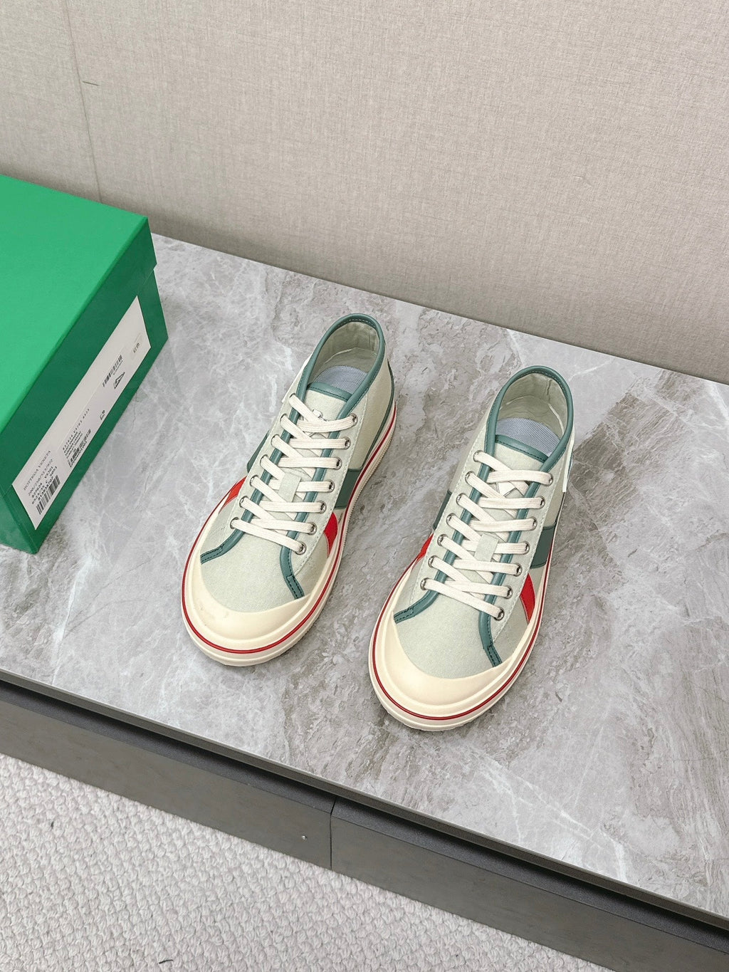 ELIOT SNEAKER IN GREEN PASTEL CANVAS AND CALFSKIN