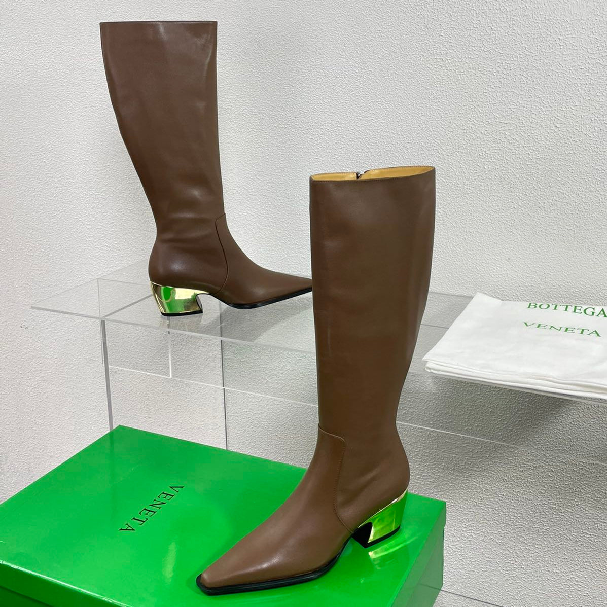 TEX HIGH BOOT IN MEDIUM BROWN PATENT CALFSKIN