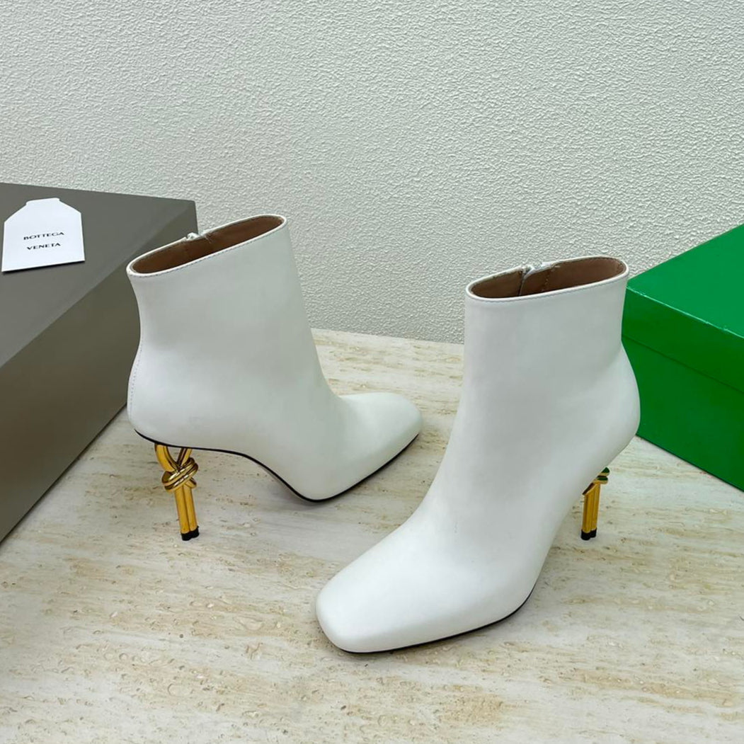 KNOT ANKLE BOOT IN WHITE CALFSKIN WITH GOLD METAL HEEL 9 CM