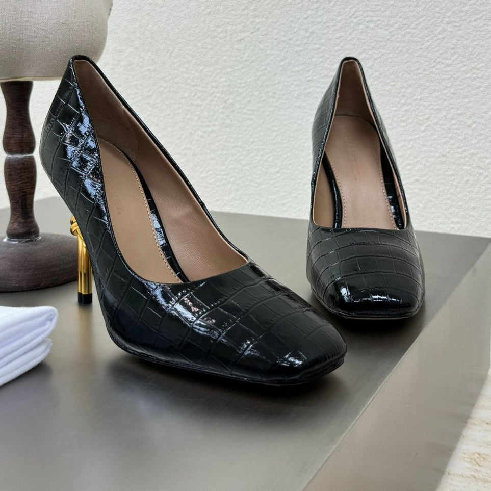 KNOT HIGH PUMP IN BLACK CALFSKIN WITH WOVEN DESIGN AND GOLD METAL HEEL 9 CM