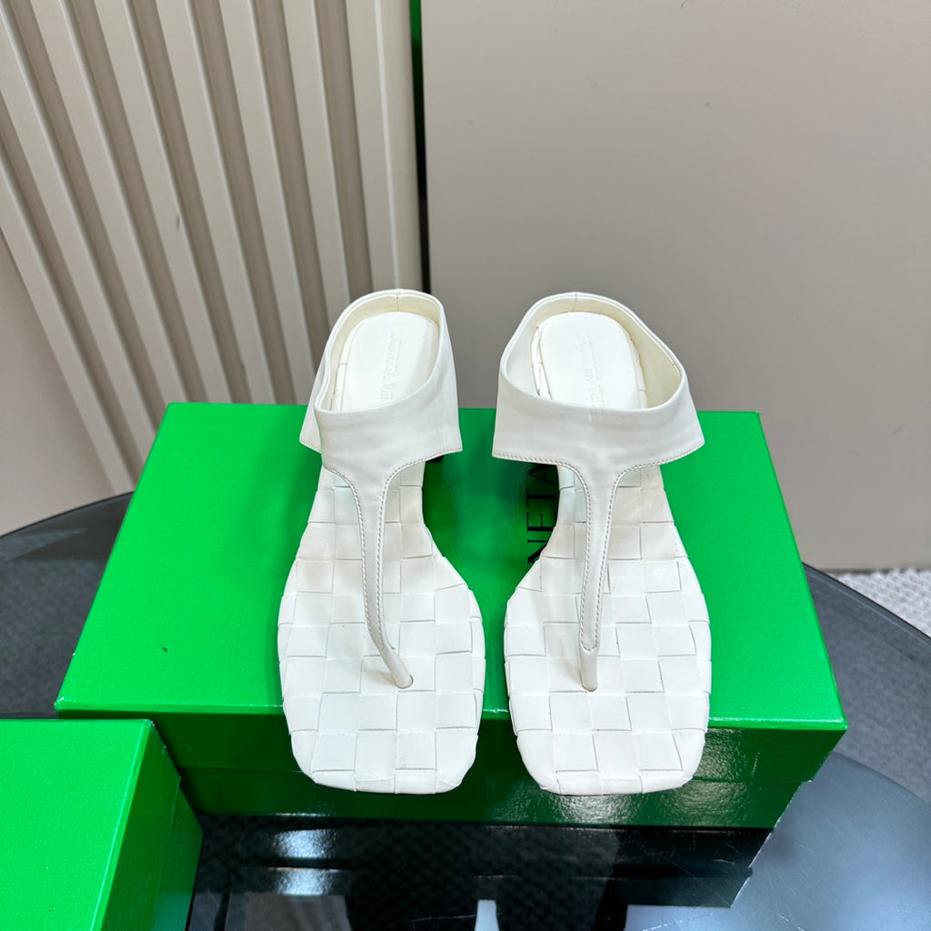 MARELLA THONG IN WHITE CREAM LEATHER WITH SIGNATURE INTRECCIATO INSOLE 55 MM