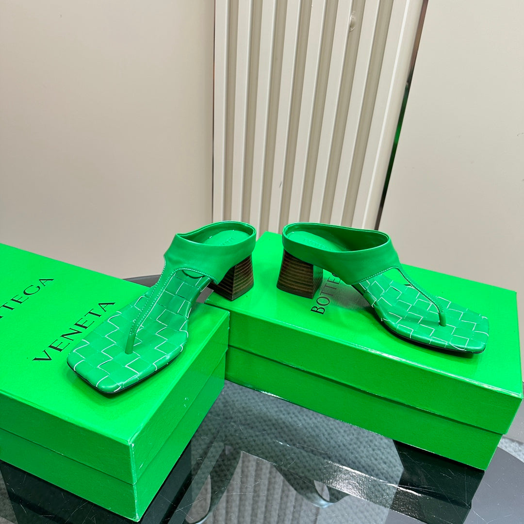 MARELLA THONG IN SHAMROCK GREEN LEATHER WITH SIGNATURE INTRECCIATO INSOLE 55 MM